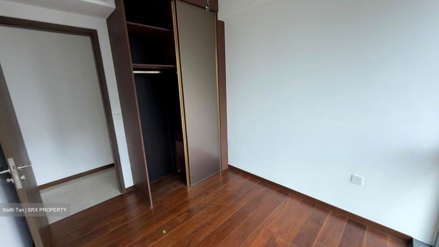 Slim Barracks Rise (D5), Condominium #639078381